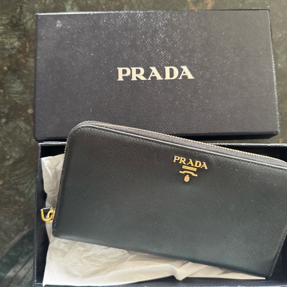 Prada Black Saffiano Leather Accessory - Picture 2 of 10